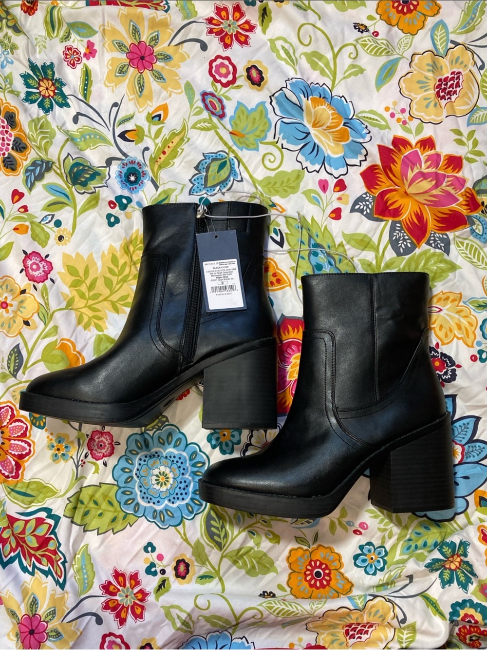 Universal Thread Black Lilyan Chunky Block Heel Ankle Boots Size 9 Semi NWT - Picture 10 of 11